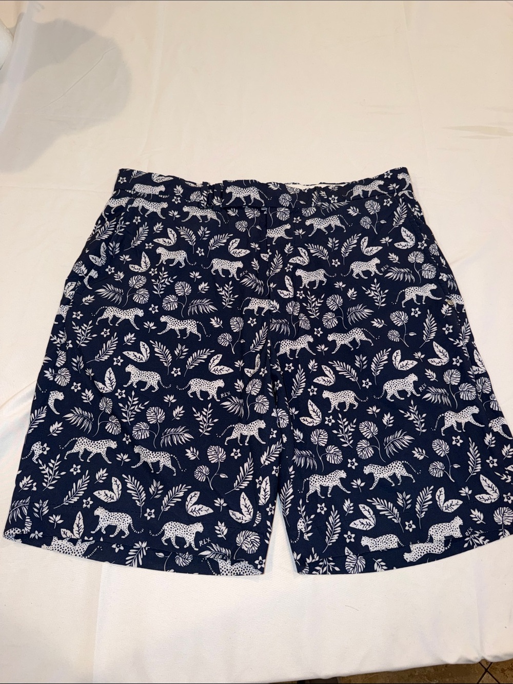 1809101 RLX Ralph Lauren Shorts Mens 33 Blue Leopard Print Chino Microfiber